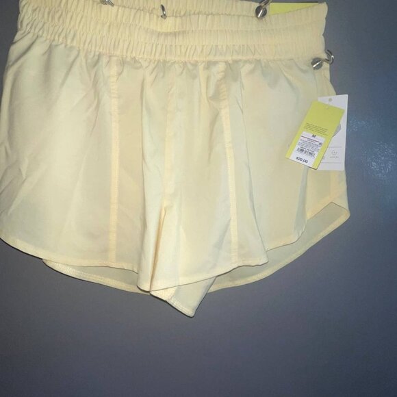 All in Motion women's size M yellow shorts NWT - Picture 3 of 10